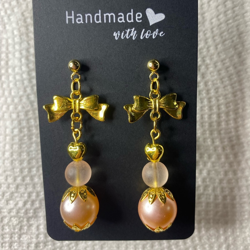 🎅🏻2/$40🎅🏻 Handmade Gold and Pink Bow Earrings